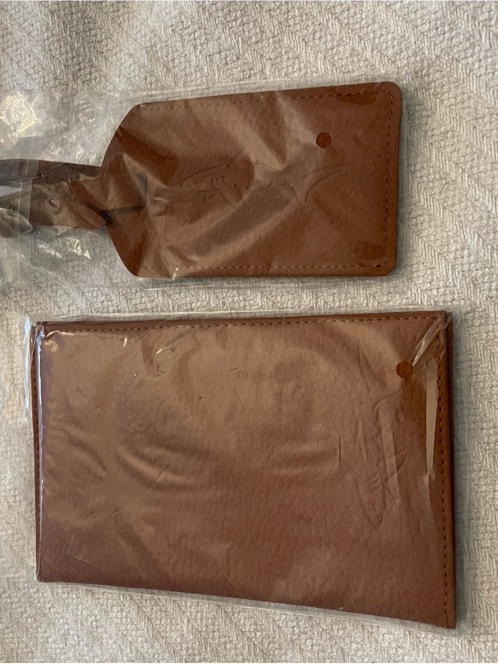 Greg Norman Collection Brown Leather Passport Wallet and Luggage Tag Set